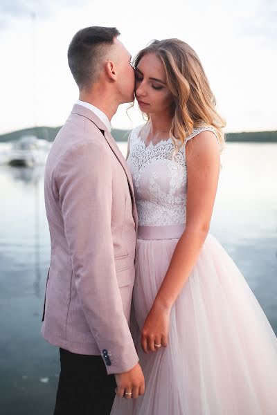 Fotógrafo de bodas Katerina Romanova (katephotovl). Foto del 25 de septiembre 2017