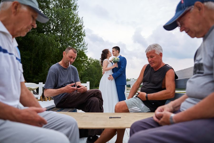 Fotógrafo de casamento Oleg Portnov (ynderwood). Foto de 2 de agosto 2020