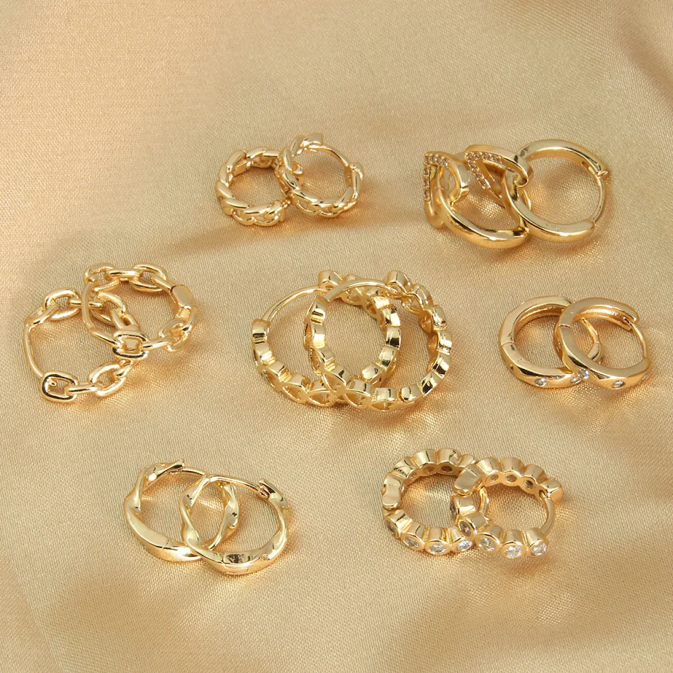 Pendientes Elegantes y Sencillos Personalizados con Circonitas Huecas Geométricas, Diseño Atemporal para un Look Sofisticado