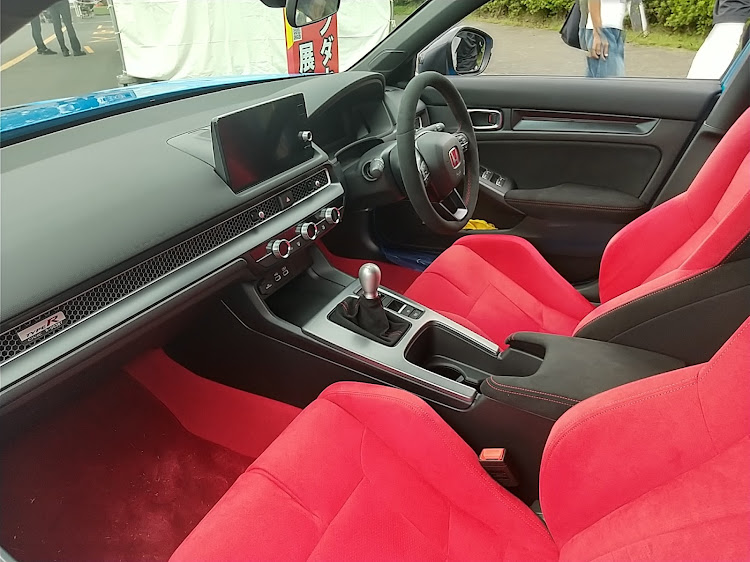 ステップワゴンの9月もよろしくお願いします。・Enjoy Honda・無限MUGEN・生存確認に関するカスタム事例の投稿画像3枚目