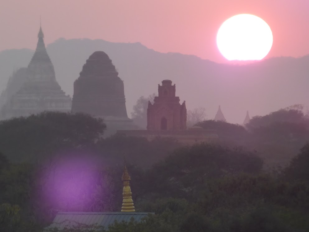 bagan - sunset viewpoint - Nyaung Lat Phet Viewing Mound 