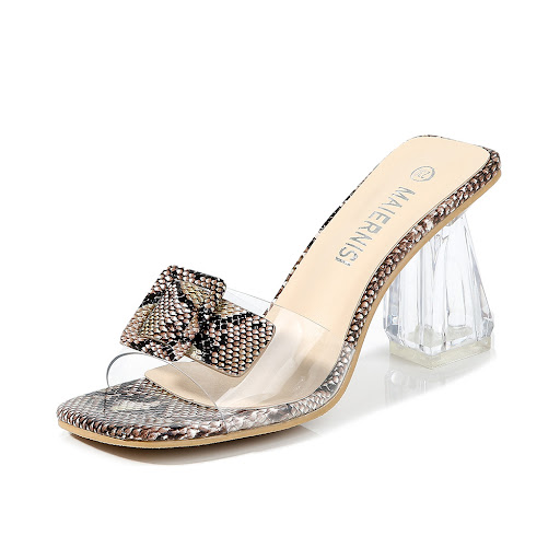 Title 5, Versatile and fashionable large sandals Ideal f...