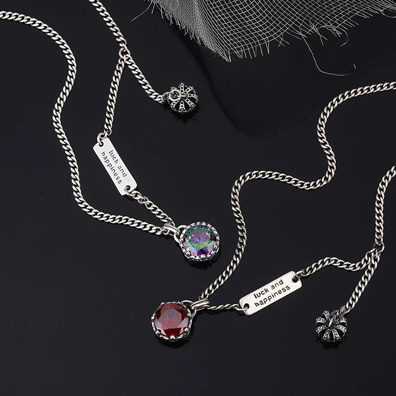 Title 6, Collana vintage con pendente a corona in argent...