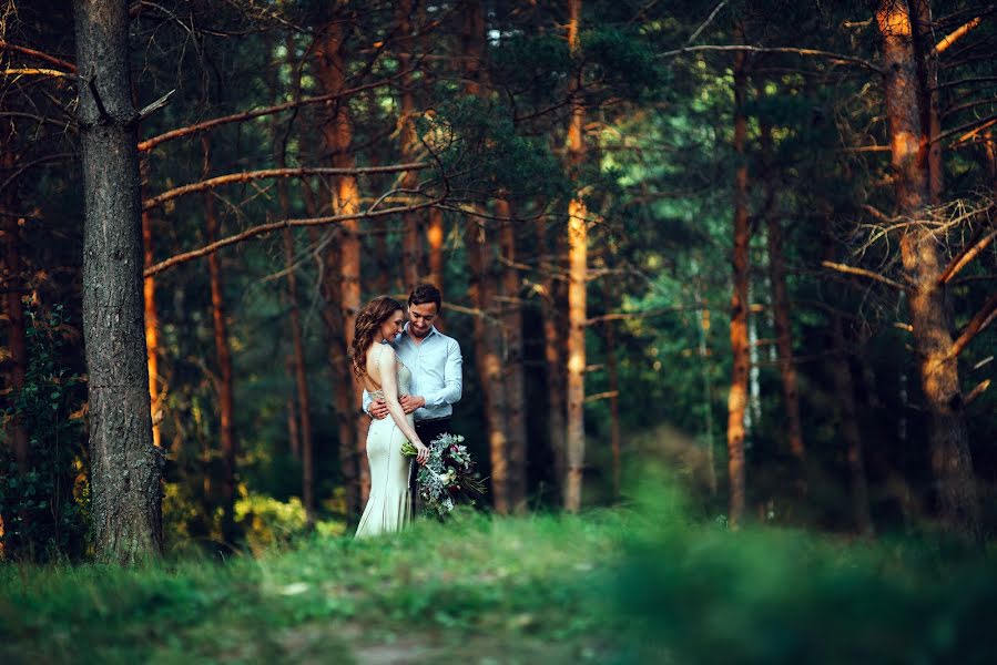 Fotógrafo de casamento Ivan Kuzmichev (anatomic). Foto de 17 de março 2016