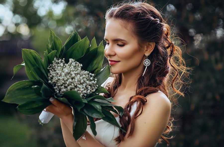 Wedding photographer Olga Nikolaeva (avrelkina). Photo of 8 June 2020