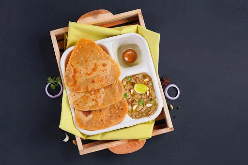 Chicken Haleem With Paratha Lunchbox