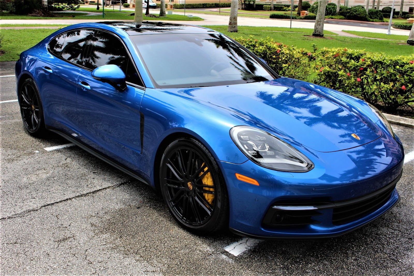 porsche panamera dealers
