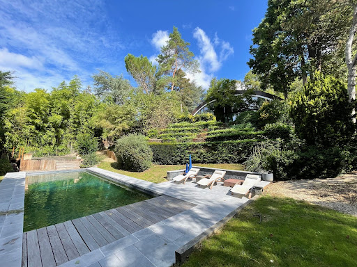 Maison avec piscine et terrasse 1