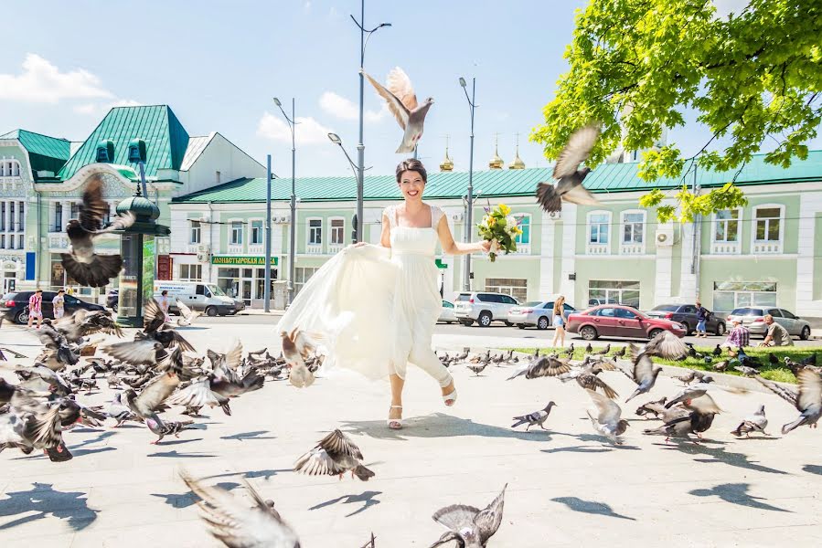 Fotógrafo de bodas Vika Miroshnichenko (vrodekakvika). Foto del 21 de agosto 2016