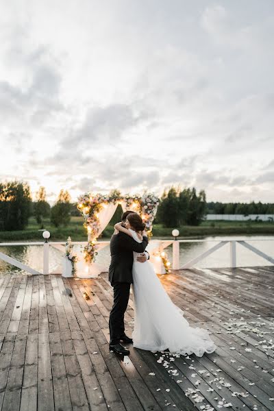 Wedding photographer Vladislav Rastegaev (rastegaev). Photo of 30 March 2020