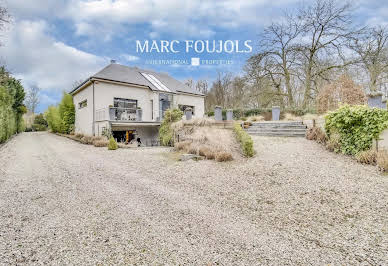 Maison avec piscine et jardin 19