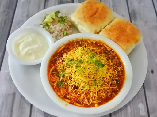 Dahi Misal Pav