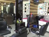 Sizzling Unisex Salon photo 1