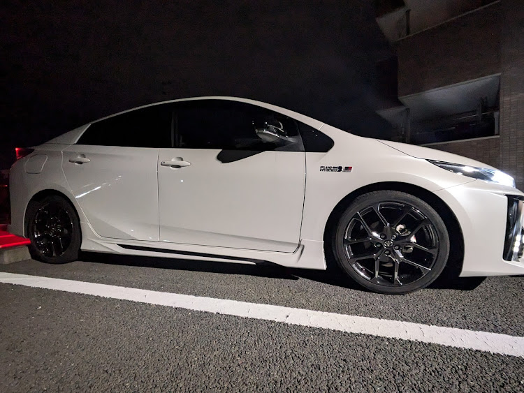 プリウスPHVの愛媛県・プリウスPHV・プリウス・プリウス PHV GR SPORTに関するカスタム事例の投稿画像1枚目