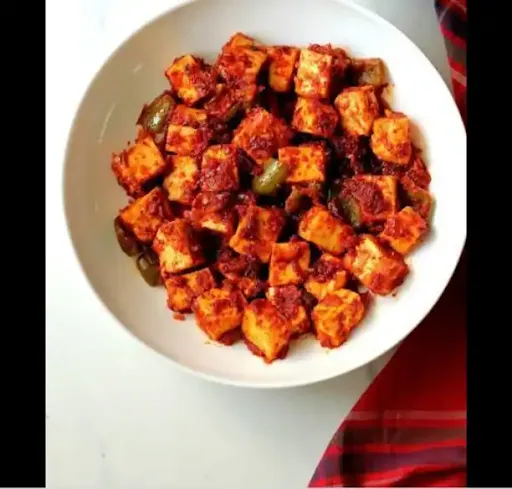 Paneer In Chilly Garlic Sauce [8 Pieces]