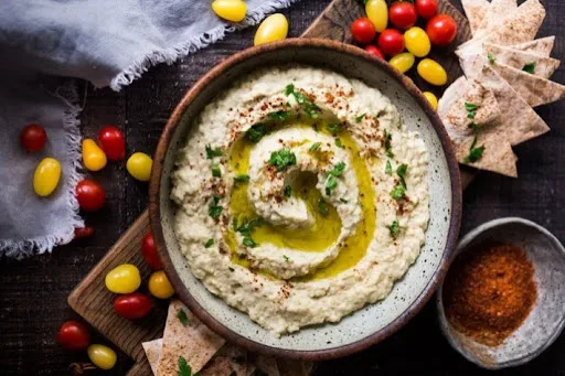 Hummus With Pita Triangles