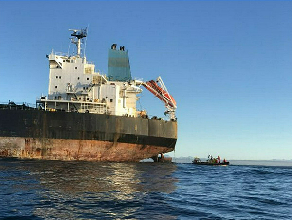 The tugboat towing an empty oil tanker was stranded off Cape St Francis at the weekend