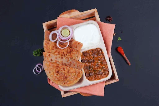 Aloo Paratha With Pindi Chole & Curd Lunchbox