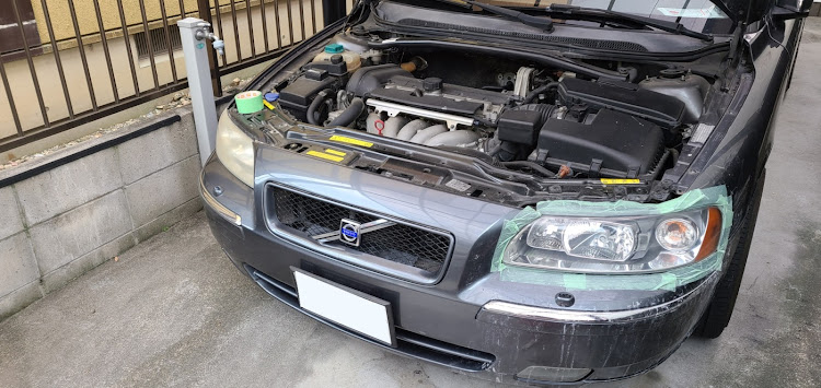 V70のヘッドライトの黄ばみ取り・DIY・ボルボに関するカスタム事例の投稿画像2枚目