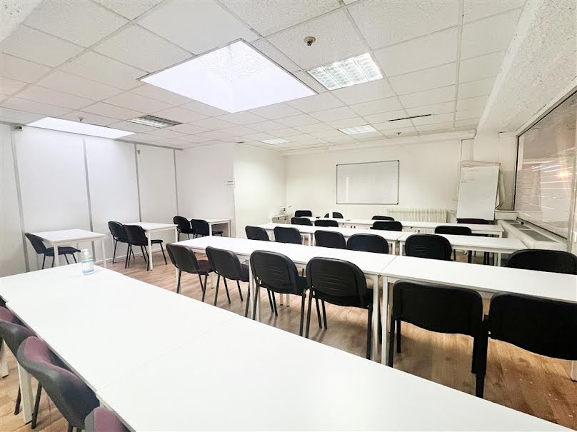 Location  locaux professionnels  212 m² à Paris 11ème (75011), 6 821 €