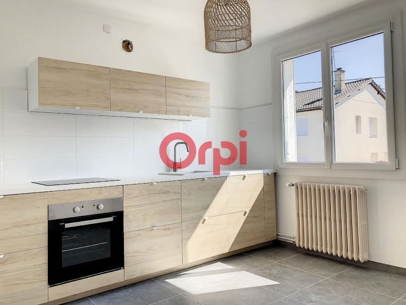 Location  maison 4 pièces 86 m² à Montluçon (03100), 715 €