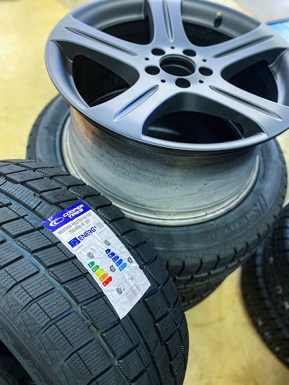 A7 スポーツバックのアウディA7・スタッドレスタイヤ・ホイール塗装DIY・冬支度・タイヤ、ホイール交換に関するカスタム事例の投稿画像5枚目