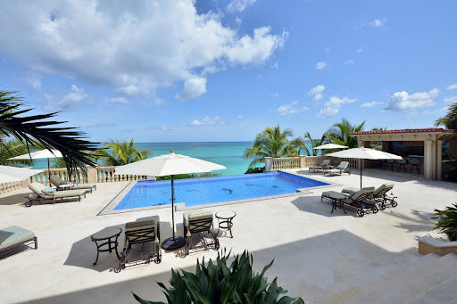 Seaside house with pool and terrace 4
