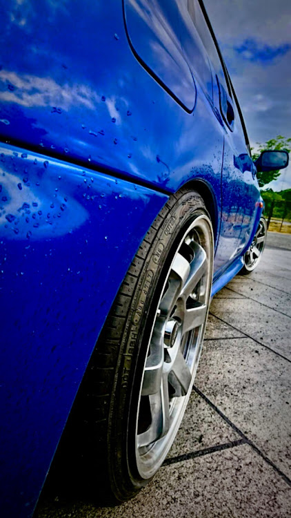インプレッサ WRX STIのマフラー交換・ホイール交換・車高調整・CARTUNEに関するカスタム事例の投稿画像4枚目