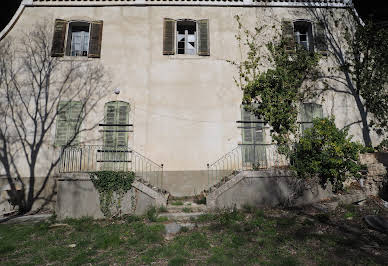 Maison avec piscine et terrasse 1