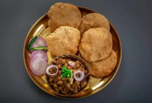 Chhole Puri [ 5 Piece ] - DBG Special