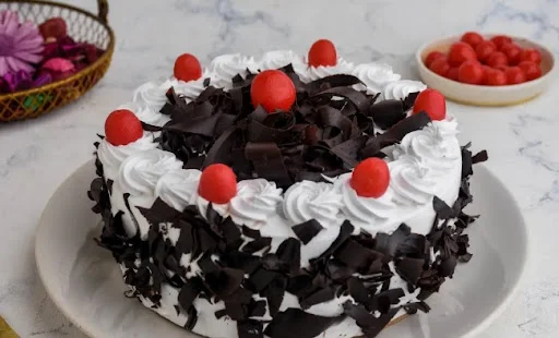 Black Forest Cake 1/2 Kg