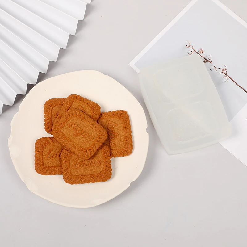 Moules en silicone créatifs DIY pour bougies, décoration de desserts et gâteaux. Fabriquez vos propres bougies et designs uniques facilement.