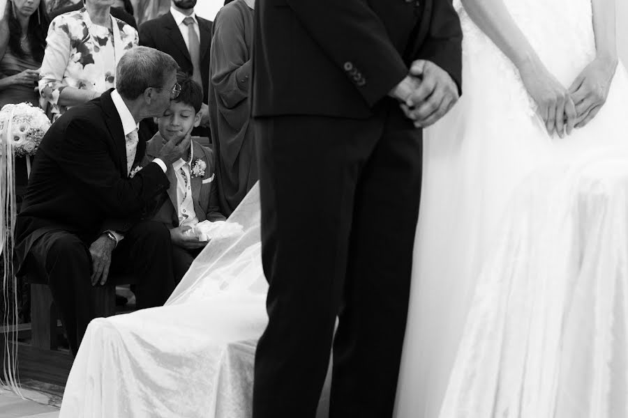 Fotografo di matrimoni Antonio Zangari (fotopoerio). Foto del 14 maggio 2020