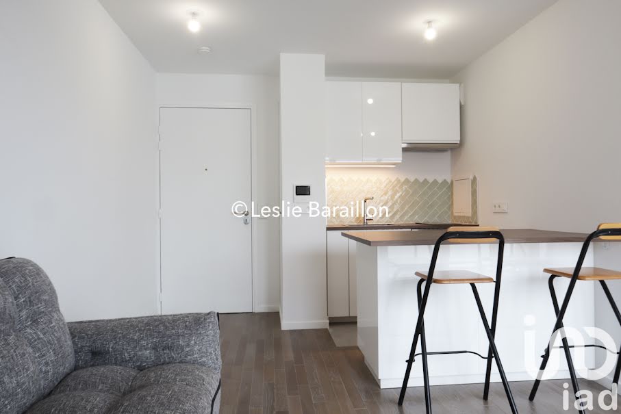 Location meublée appartement 1 pièce 28 m² à La Varenne Saint Hilaire (94210), 900 €