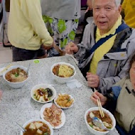 后庄排骨酥麵