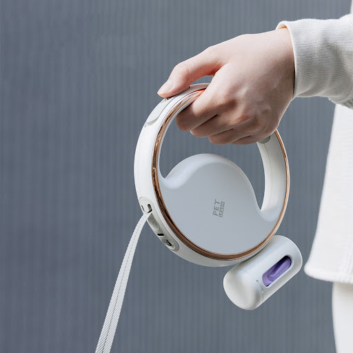 Title 4, Automatic Lighting Retractable Dog Leash. Enjoy...