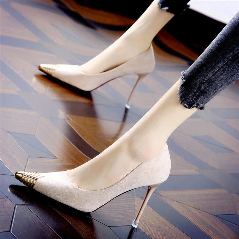 Salto Alto Fino Feminino Versátil Bico Metalizado Sapatos Sofisticados para Mulheres Elegância e Conforto para Qualquer Ocasião Estilo Moderno