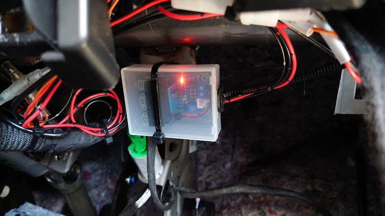 メガーヌ ハッチバックのDefi ブースト計・DIY・イルミ電源に関するカスタム事例の投稿画像4枚目