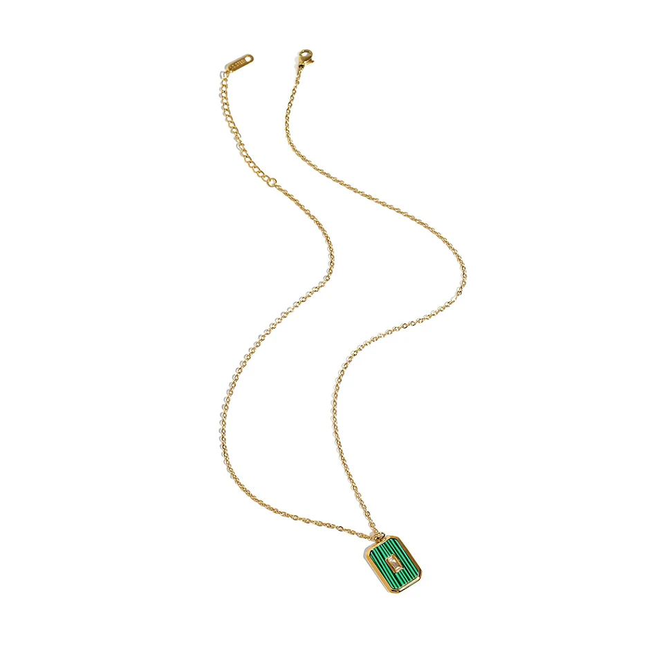 Collar con colgante cuadrado de piedra natural vintage para un estilo atemporal y elegante. Perfecto para cualquier ocasión.