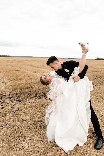 Wedding photographer Anna Abrosimova (instannelly). Photo of 10 April 2022