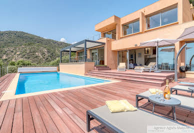 Villa with pool and terrace 9