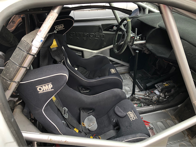 DS3の本物のラリーカー・2オーナー目・WRCカー・関西舞子サンデー・YMワークスに関するカスタム事例の投稿画像4枚目