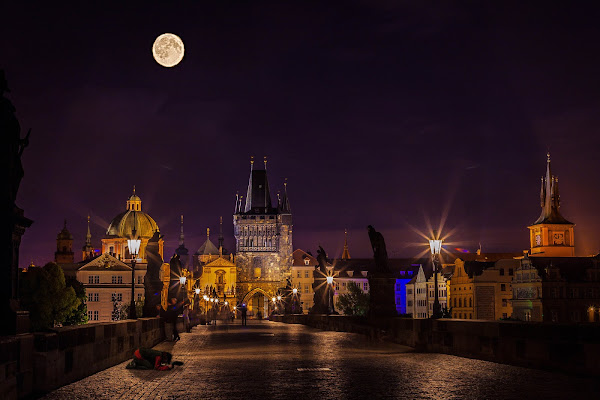 Povertà al chiaro di luna di Francescodeflo