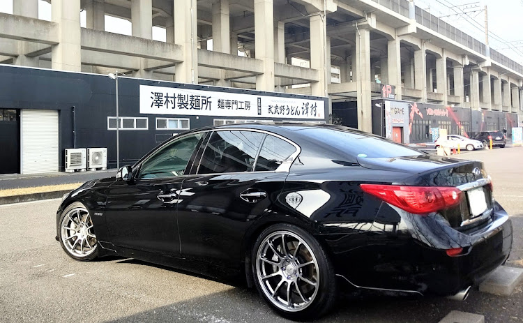 スカイラインの今年もあとわずかに関するカスタム事例の投稿画像3枚目