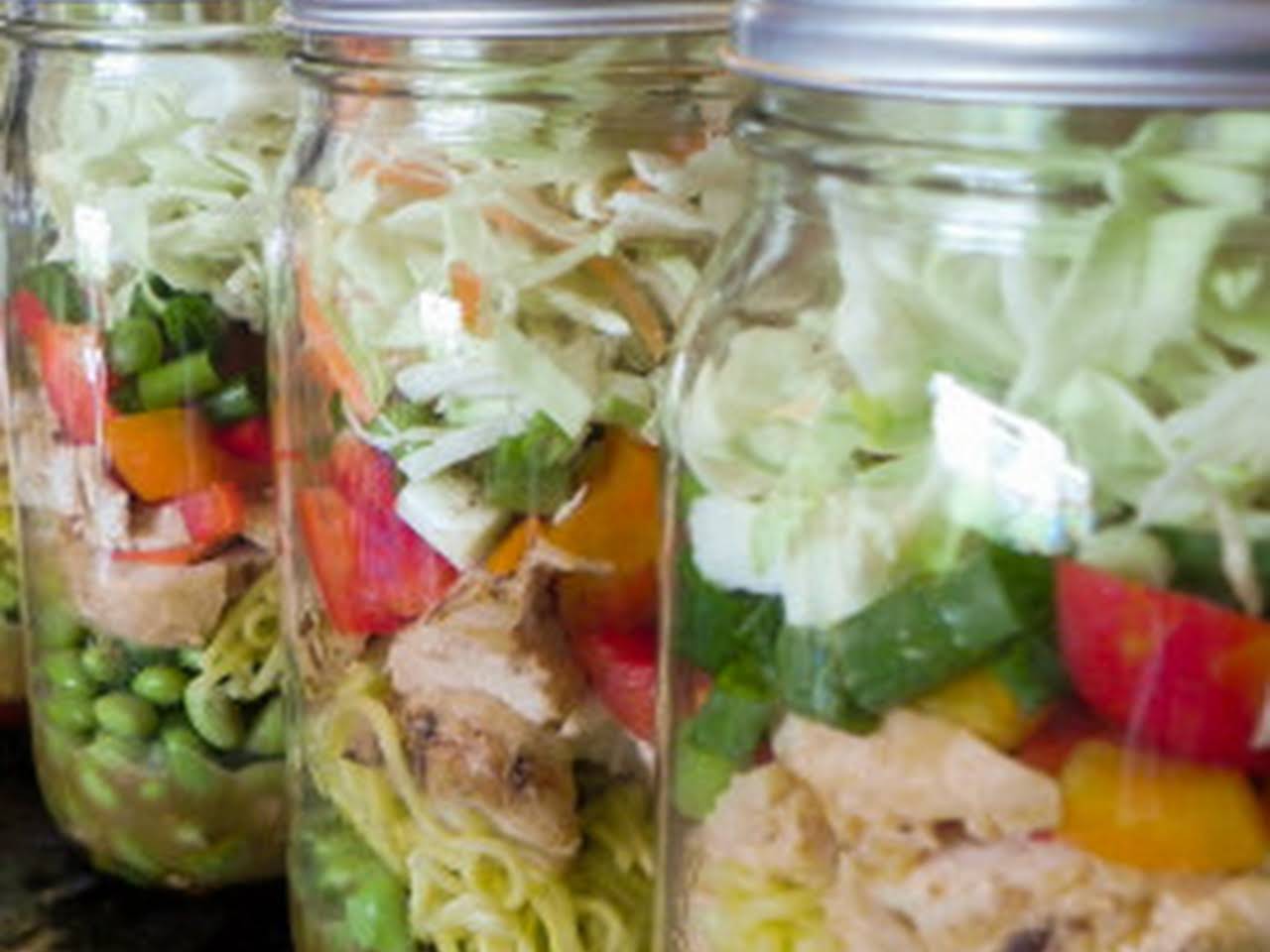 Asian Chicken Mason Jar Salad with Peanut Dressing