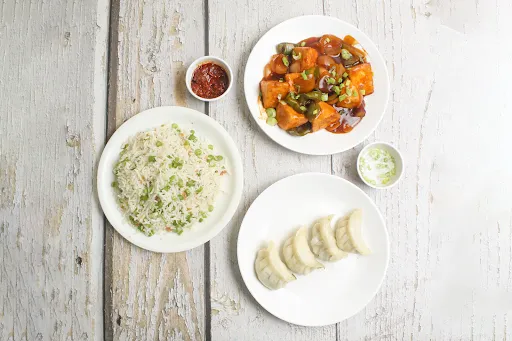 Chilli Paneer With Fried Rice And Paneer Momos [4 Pieces]