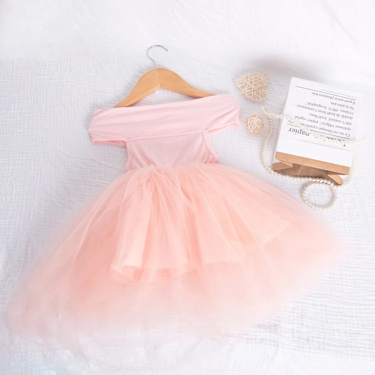 Title 4, Puffy mesh off-the-shoulder jurk, de perfecte c...