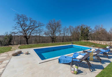 House with pool and terrace 5