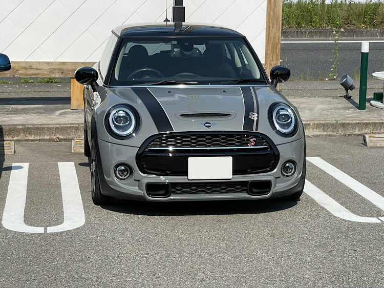 ミニ クーパーSのミニクーパー好きな人と繋がりたい・ミニF56・ミニ　クーパーS ６０イヤーズエディション・ミニクーパーS・MINI乗りさんと繋がりたいに関するカスタム事例の投稿画像1枚目