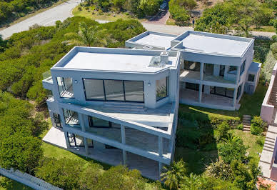 Maison avec piscine et jardin 1